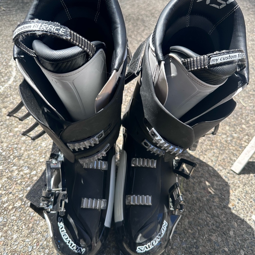 Salomon Men’s Black and White Alpine Ski Boots